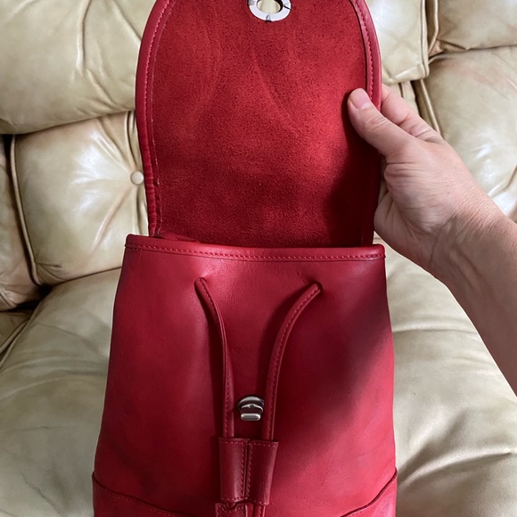 Authentic Coach RED Leather Turnlock Daypack Backpack Bag Nickel Hardware - Picture 2 of 16